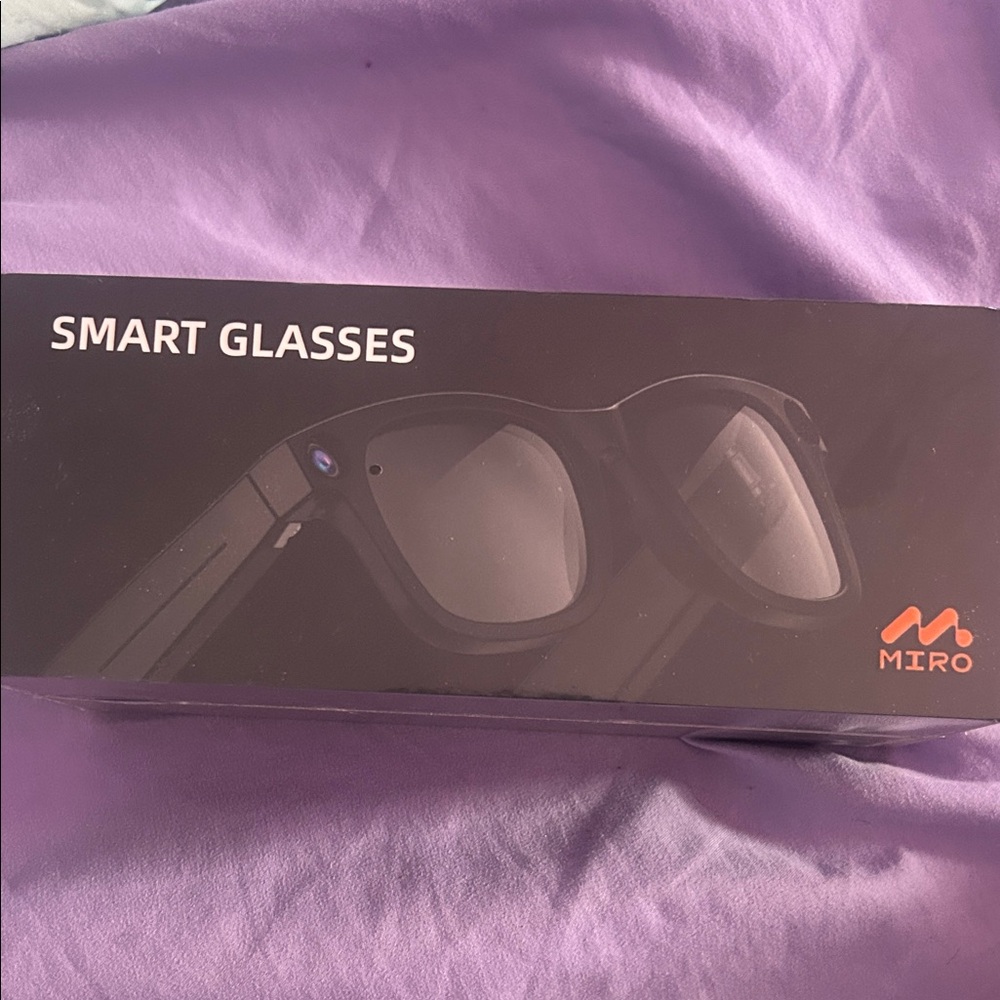 IRO Black Smart Glasses with Subtle Blue Lens Accent